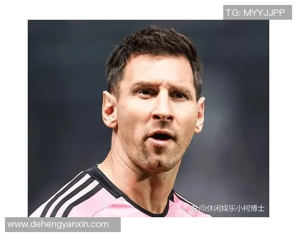 回顾足球历史传奇人物：那些闪耀过绿茵场的永恒经典老球星